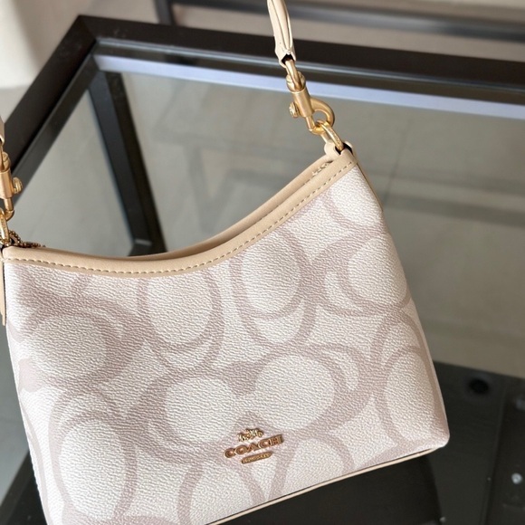 Coach Cream Shoulder Bag - Picture 7 of 9